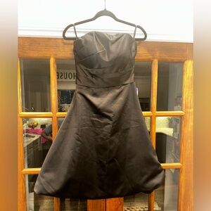 NWT JJ’s House Size 4 Elegant Black Strapless Short Formal Dress‎